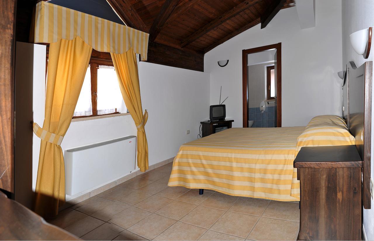 Hotel Pietrapanna Calvello Ruang foto