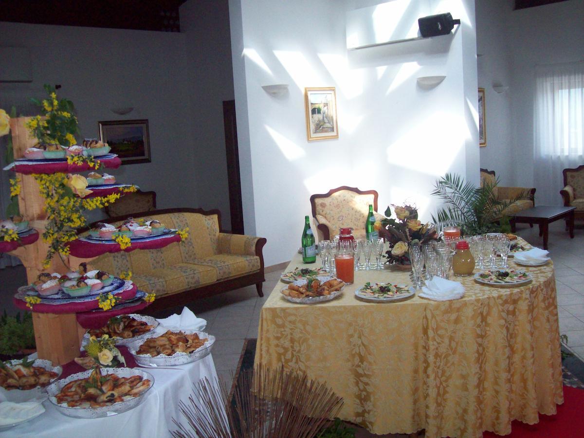 Hotel Pietrapanna Calvello Bagian luar foto