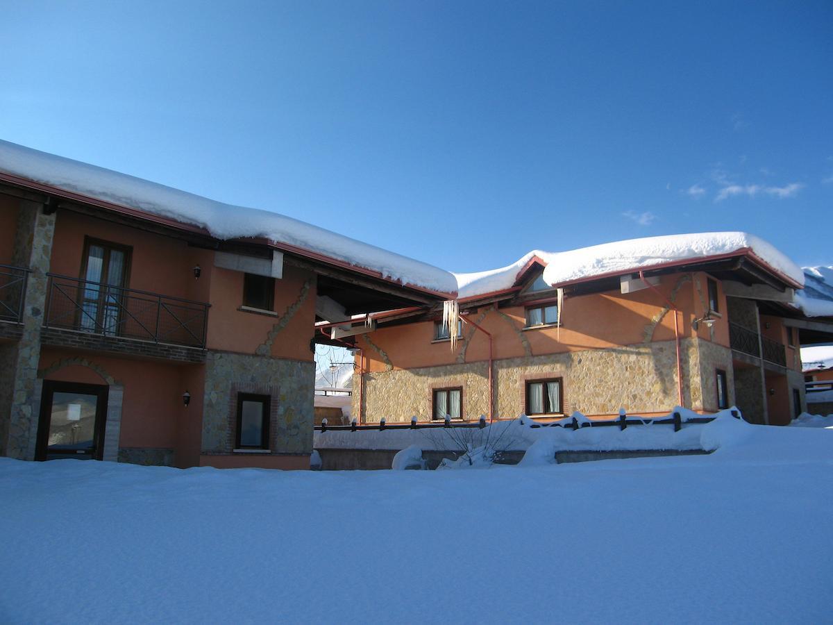 Hotel Pietrapanna Calvello Bagian luar foto