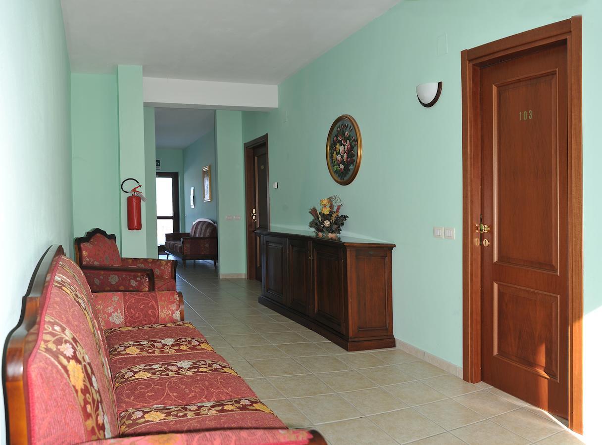 Hotel Pietrapanna Calvello Bagian luar foto