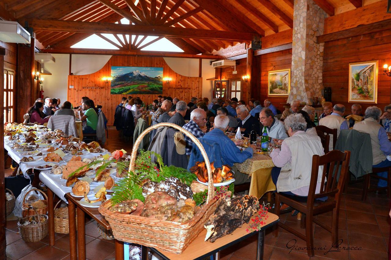 Hotel Pietrapanna Calvello Bagian luar foto