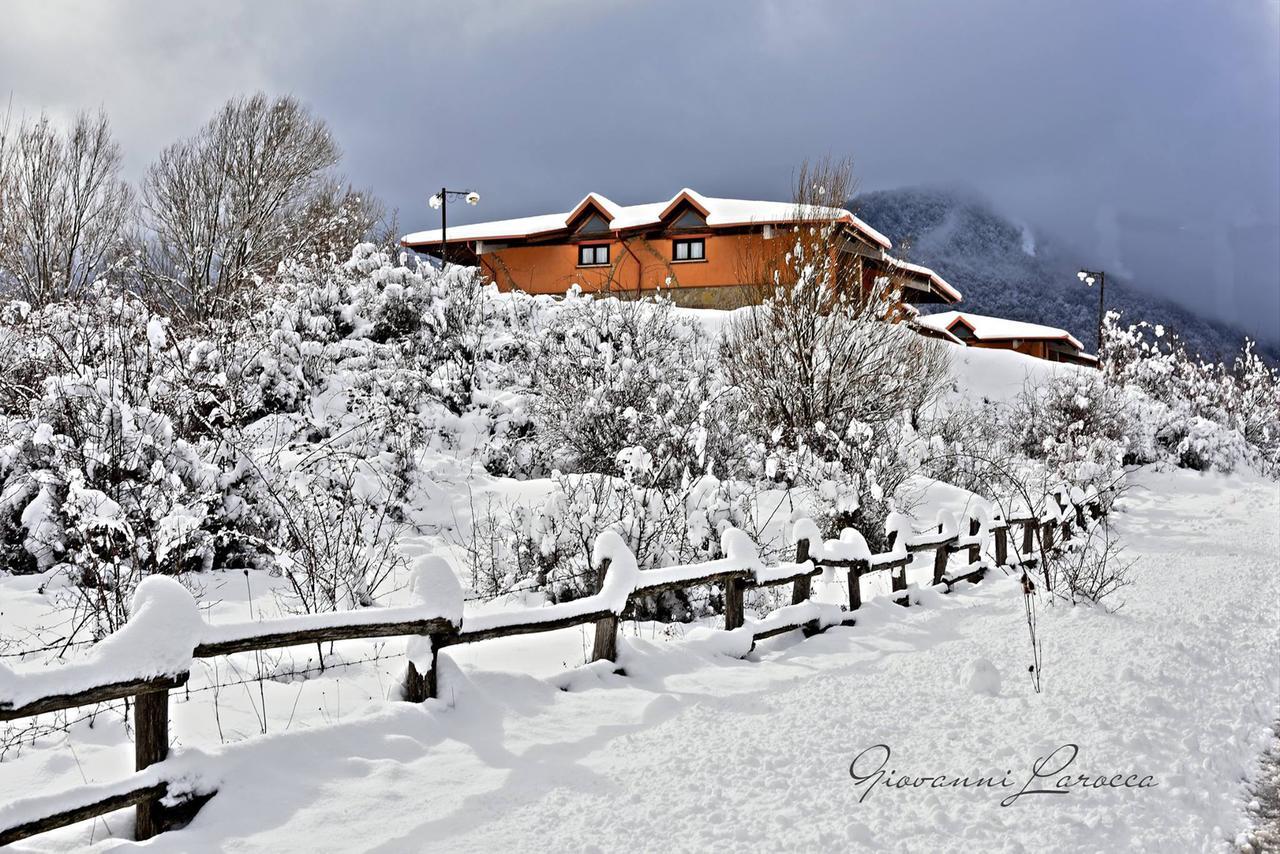 Hotel Pietrapanna Calvello Bagian luar foto