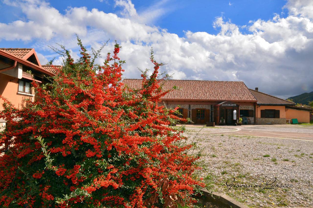Hotel Pietrapanna Calvello Bagian luar foto
