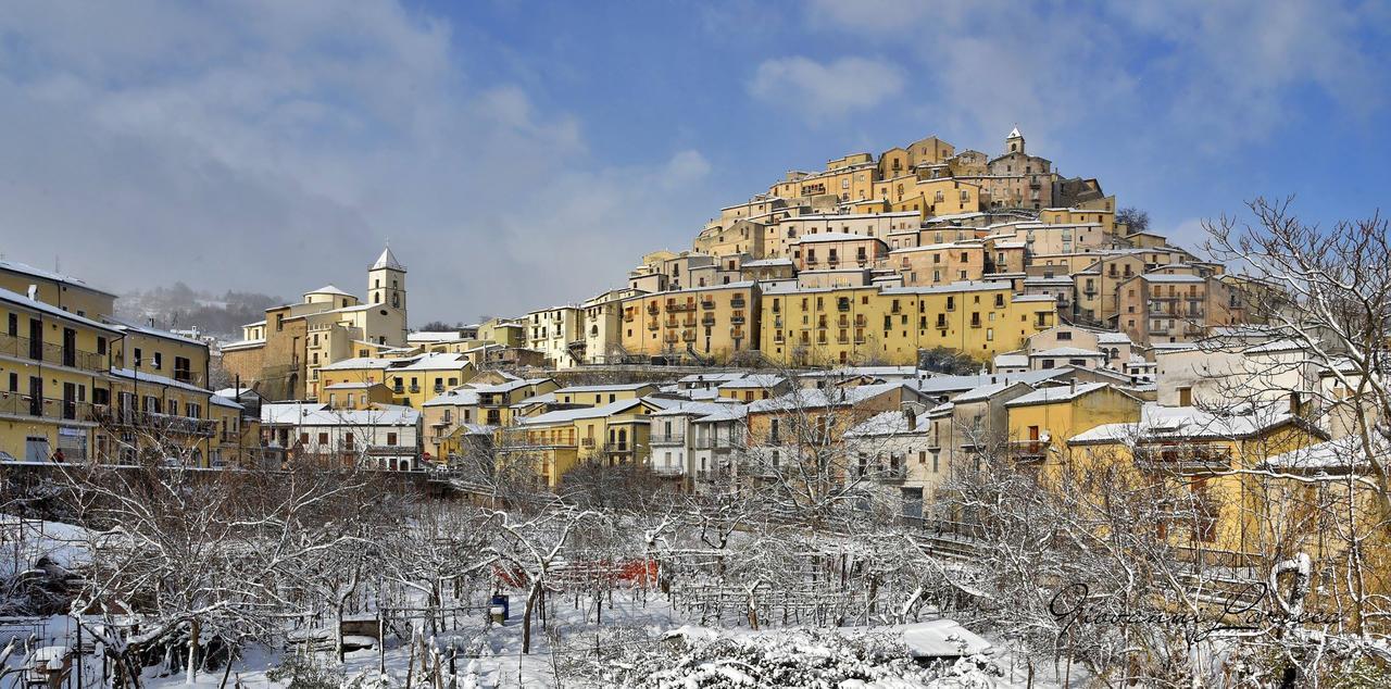 Hotel Pietrapanna Calvello Bagian luar foto